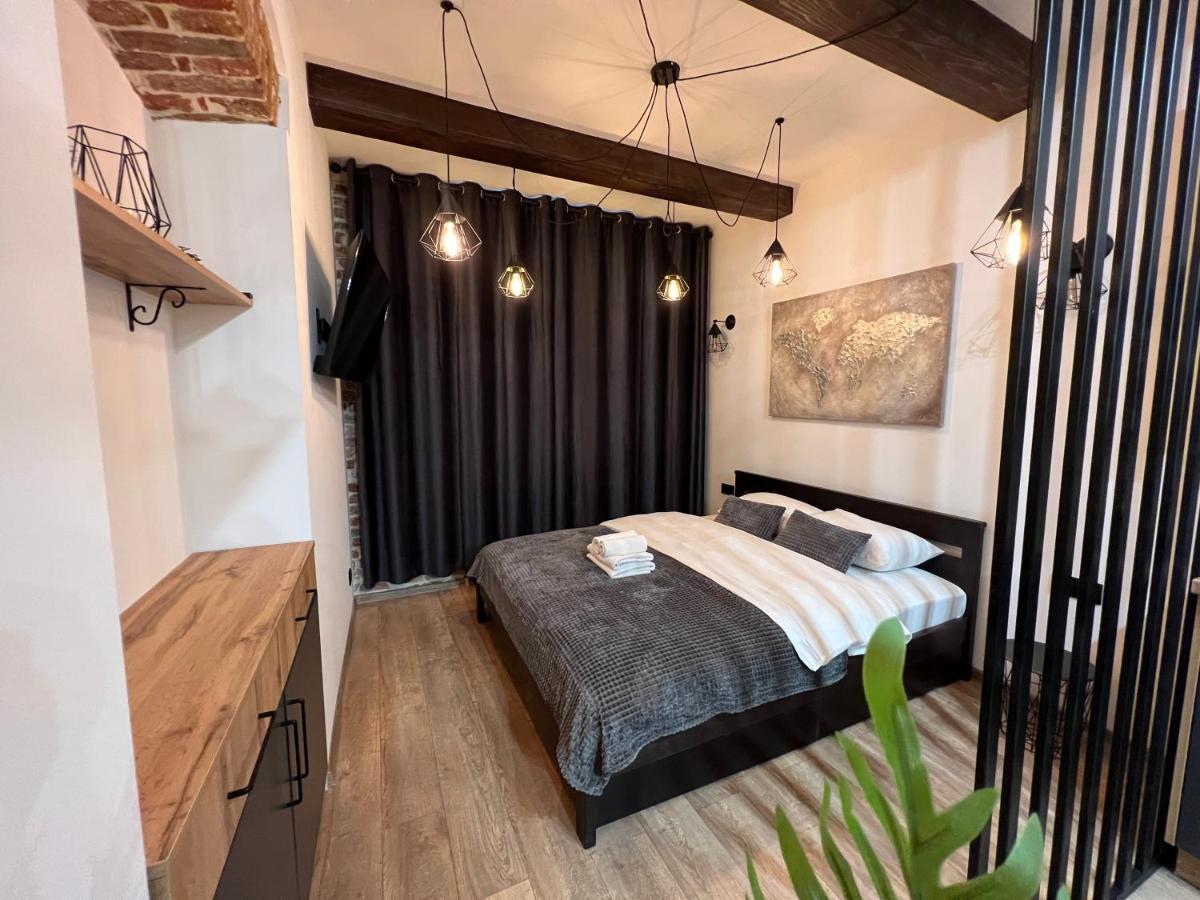 Cozy Loft На Староєврейській 24 ลวีฟ ภายนอก รูปภาพ